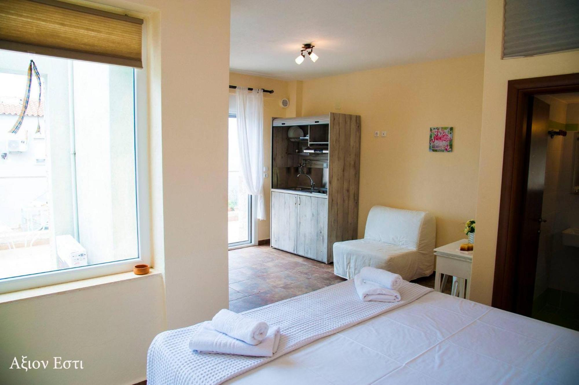 Axion Esti Apartments Скопелос Екстериор снимка