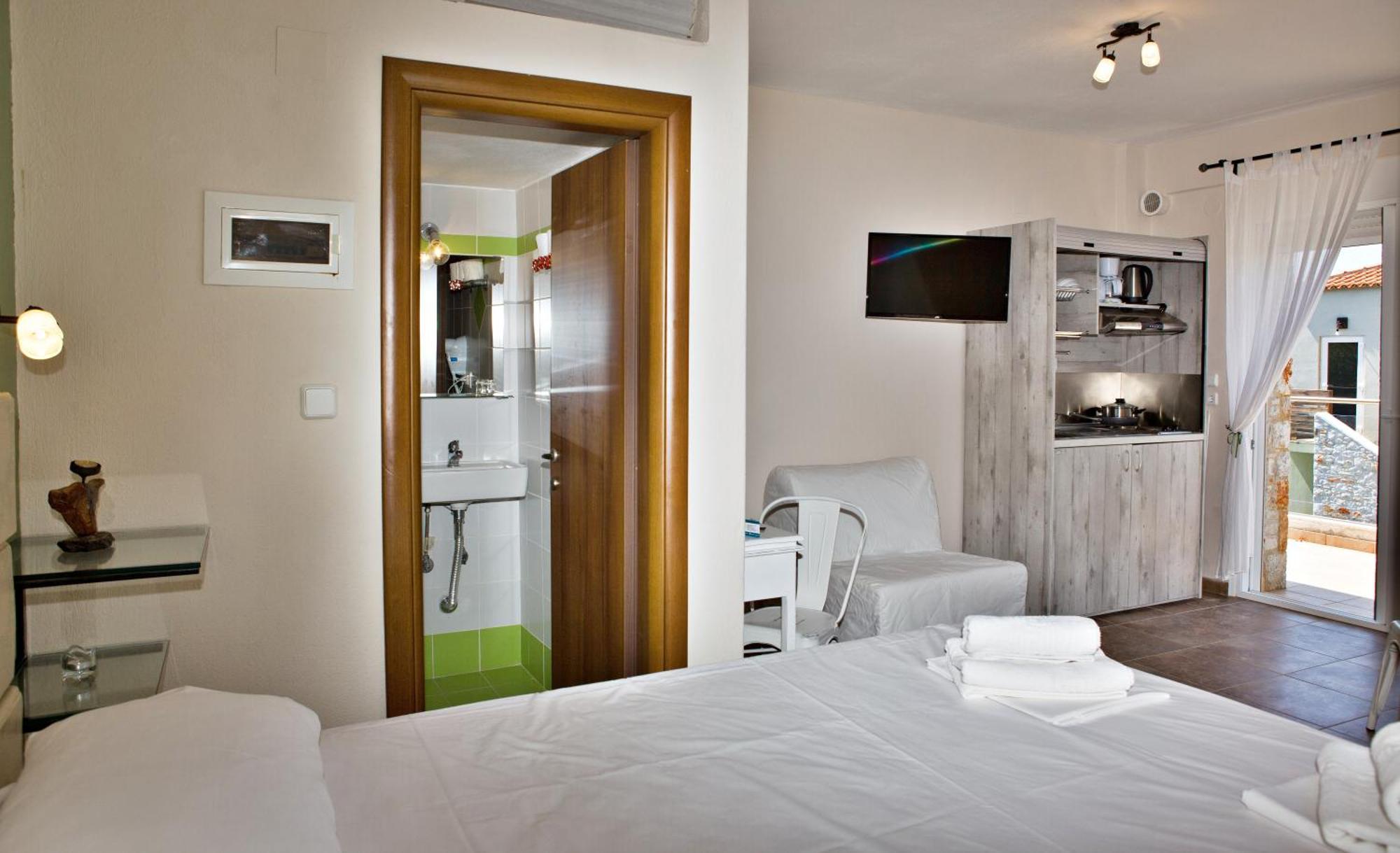 Axion Esti Apartments Скопелос Екстериор снимка