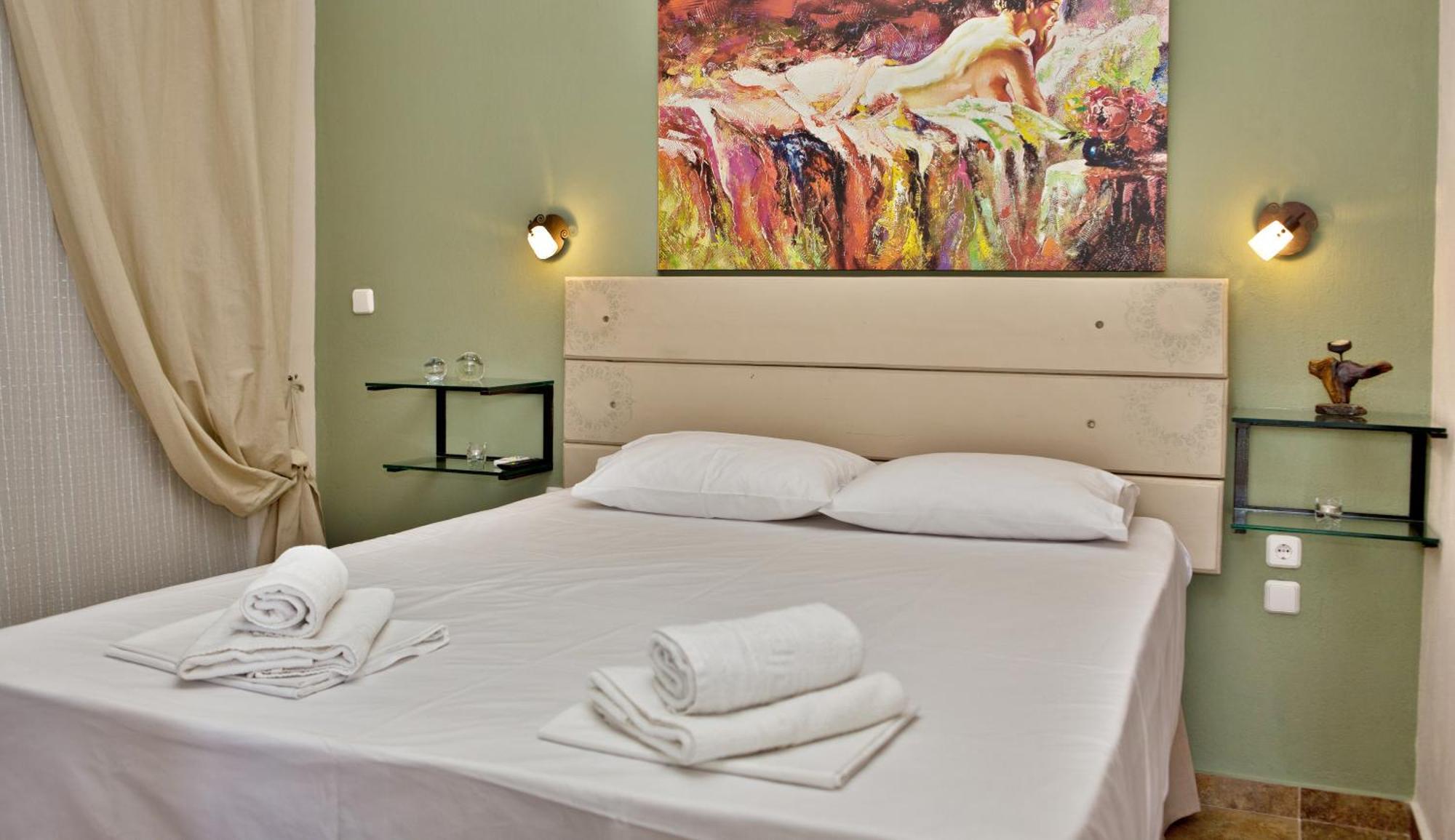 Axion Esti Apartments Скопелос Екстериор снимка